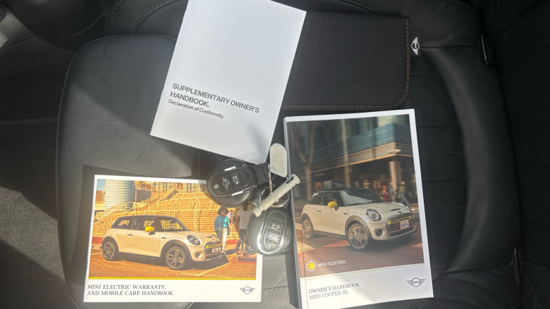 MINI Hatchback 135kW Cooper S Level 3 33kWh 3dr Auto Electric Hatchback